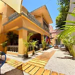 Roomies Hostel - Roma Sur