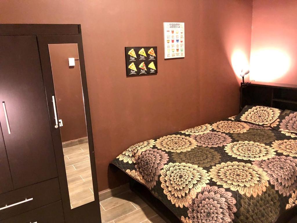 Guest house Roomies - Roma Sur Mexico City