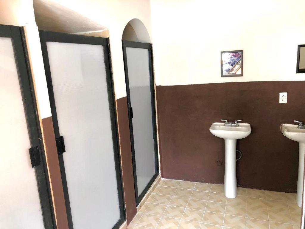 Guest house Roomies - Roma Sur Mexico City